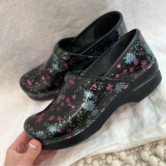 Dansko black leather pink and blue floral flower clogs nurse shoes - Picture 12 of 14